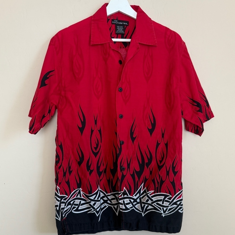 Y2K No Boundaries Flame Barbed Wire Printed Button Down Short Sleeve Shirt Small